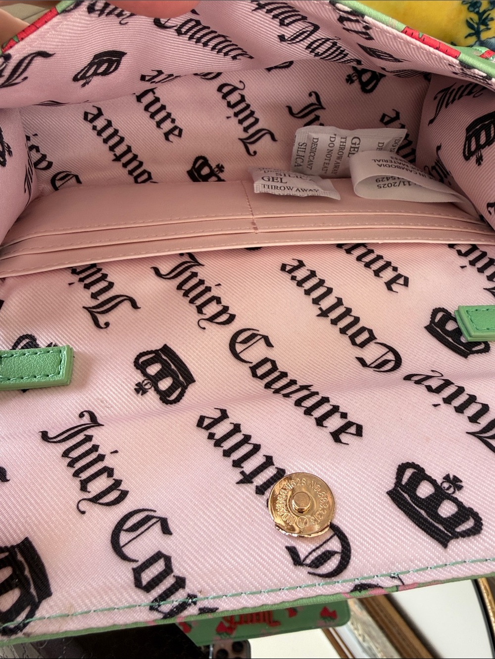 Juicy Couture Mint Green Strawberry Print Mini Crossbody Bag Clutch Gold Chain - Picture 5 of 5